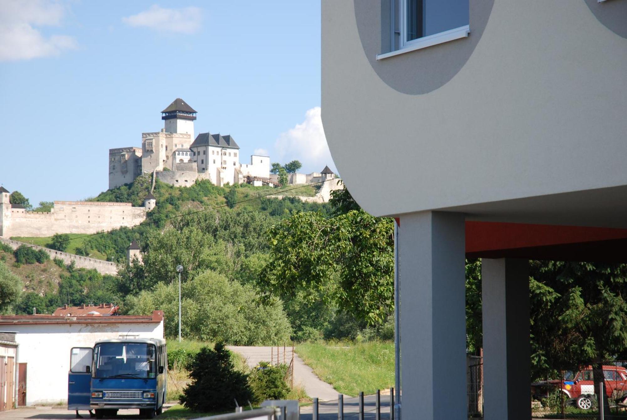 Penzion Royal Trenčín Екстериор снимка